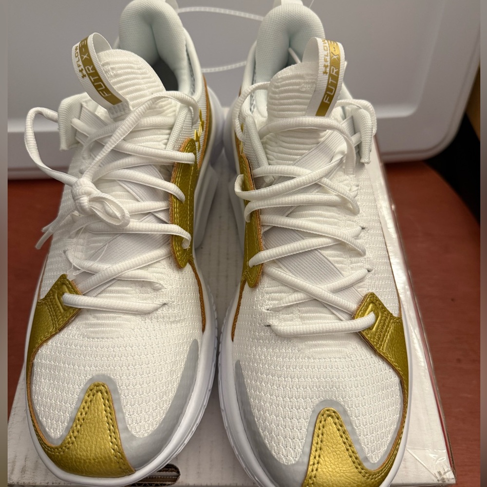Under Armour UA Flow FUTR X 3 Basketball Shoes 3026630-103 WHITE GOLD M10/W11.5 - Picture 5 of 7